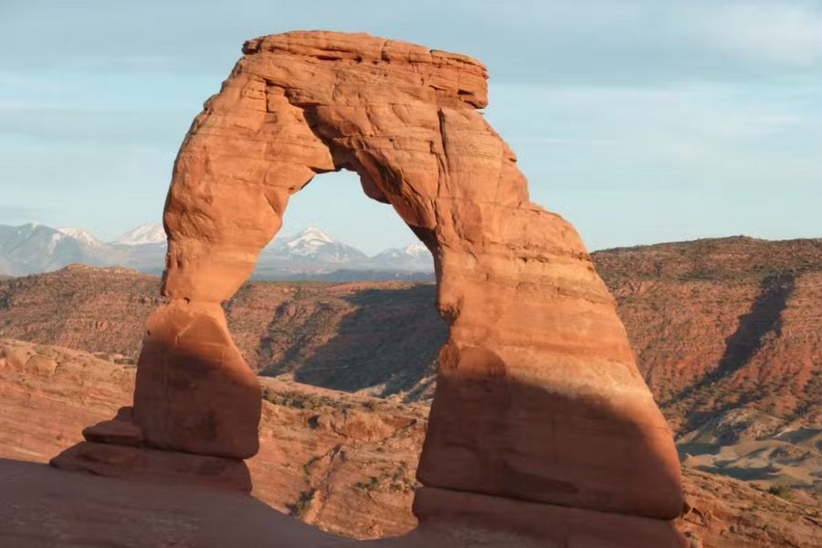 La Delicate Arch, dans le parc national d'Arches, dans l'Utah, aux États-Unis
