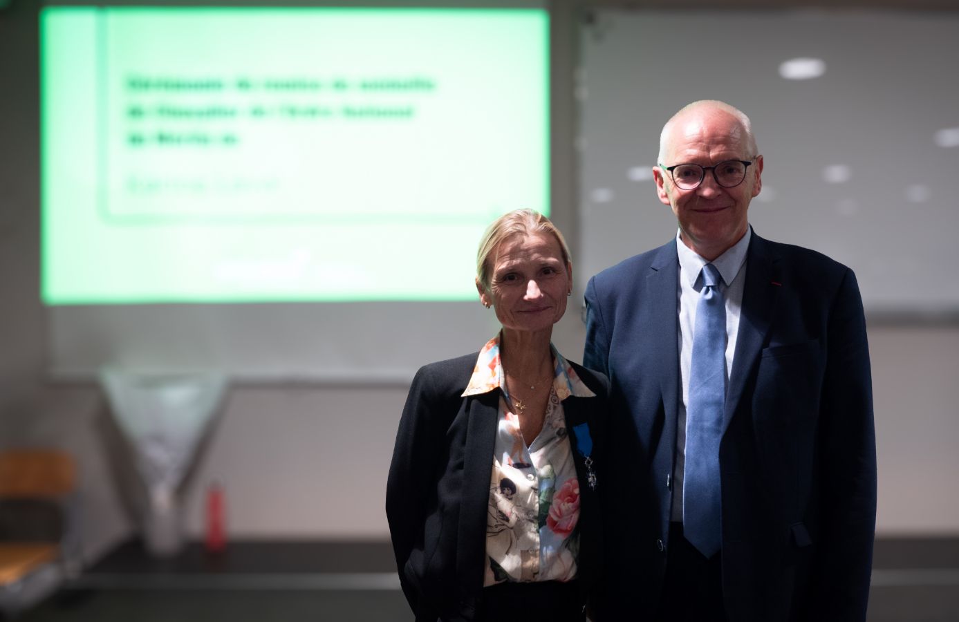 Karine Laval et Christian Huygues, lors de la cérémonie de remise de médaille de l'Ordre National du Mérite