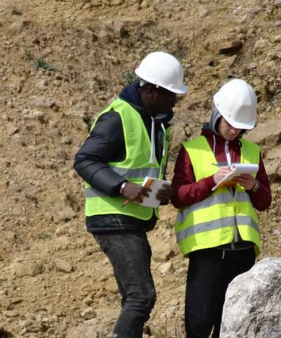 UniLaSalle's bachelor's degree geology technician students in an aggregates quarry